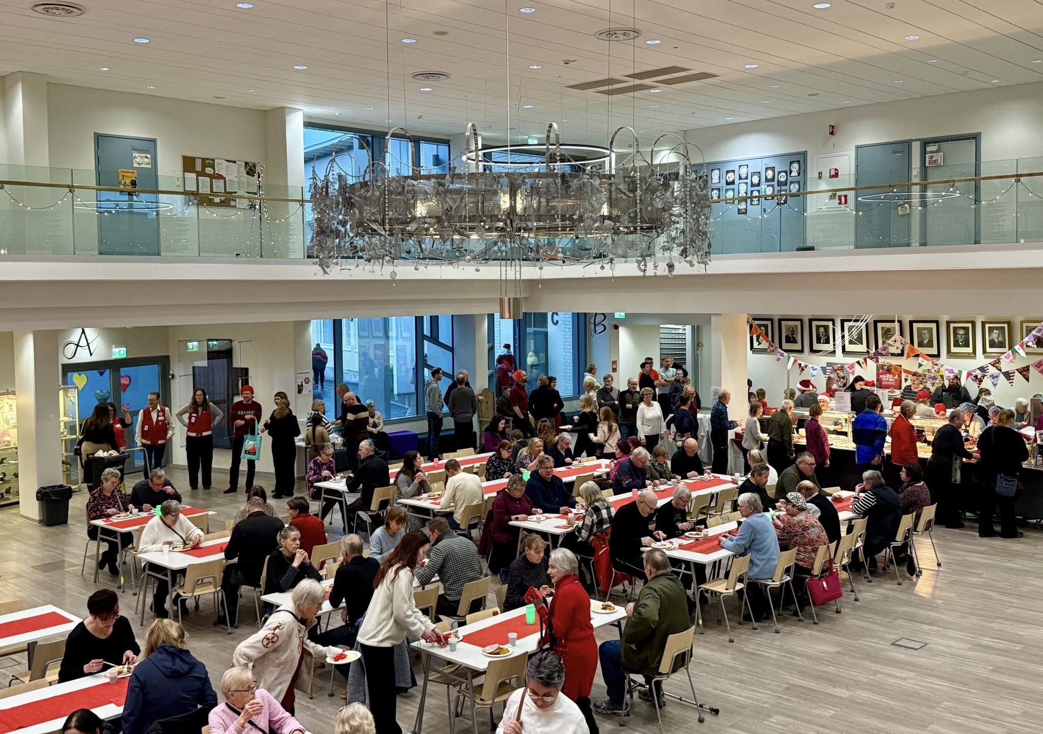 Jouluaterialla kävi noin 1200 outokumpulaista