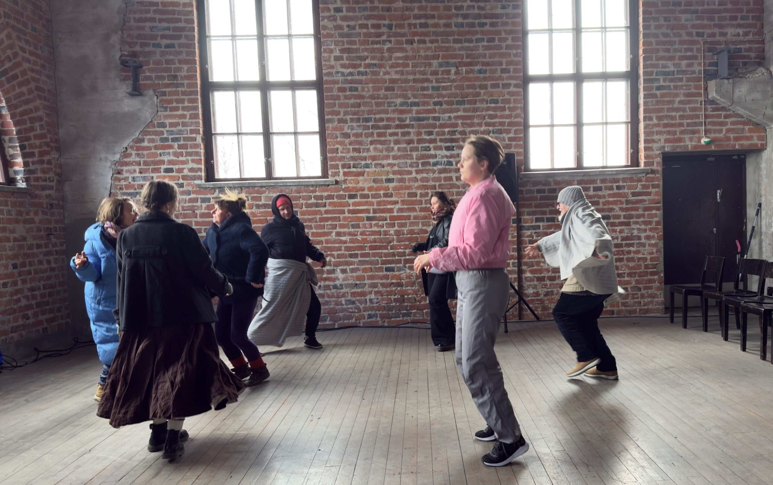 Taiteilijoita haetaan Esiintymään!