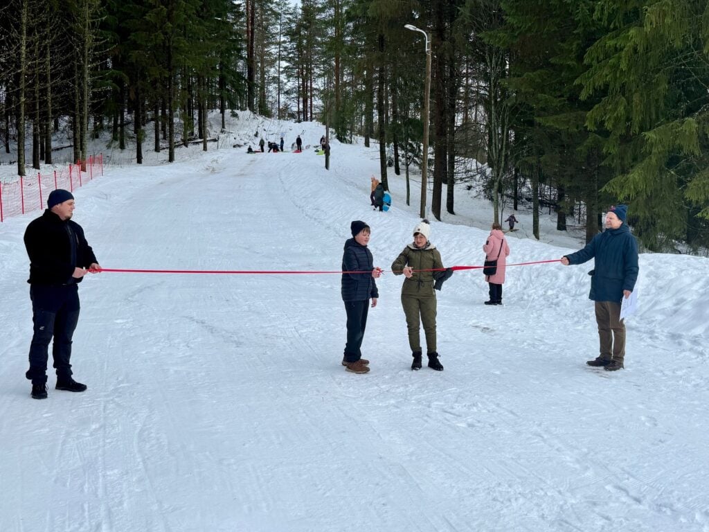 Nauhan leikkaus avajaisissa