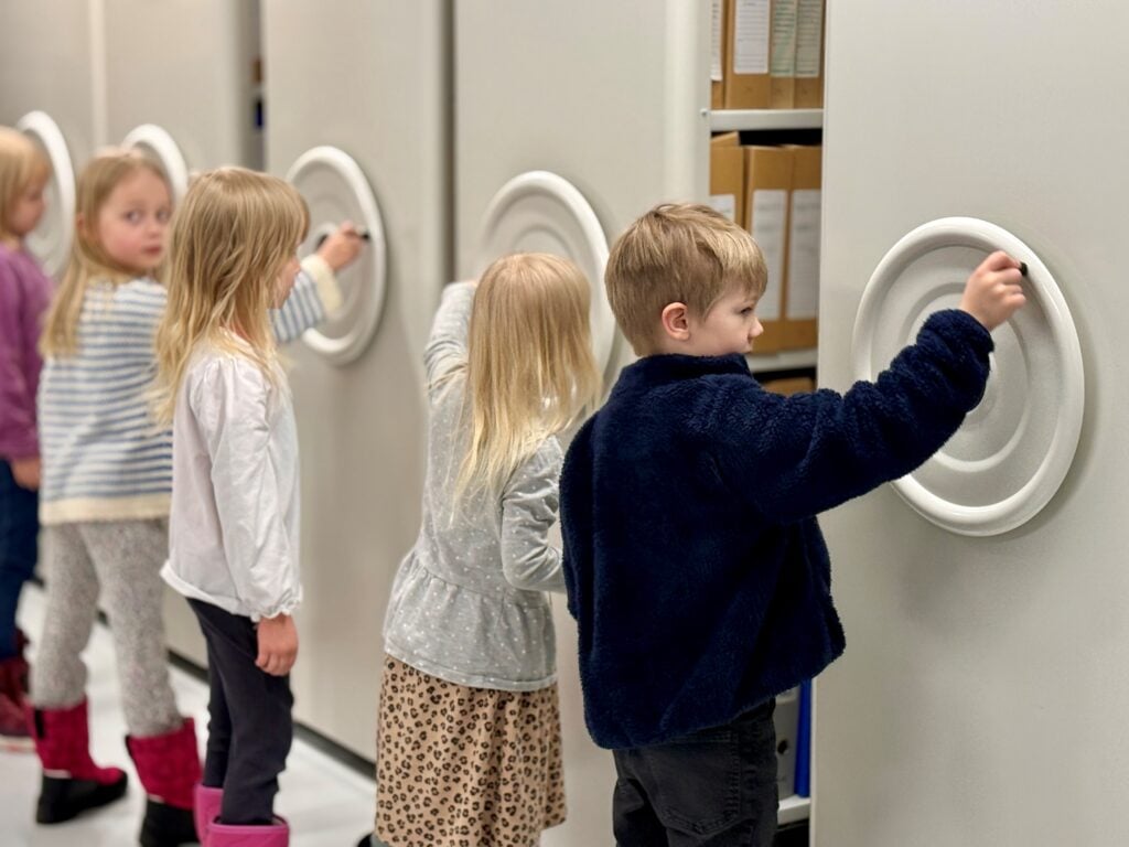 Vekkuleiden tutustumisvierailu kaupungintalolla