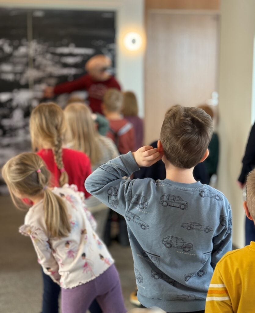 Vekkuleiden tutustumisvierailu kaupungintalolla