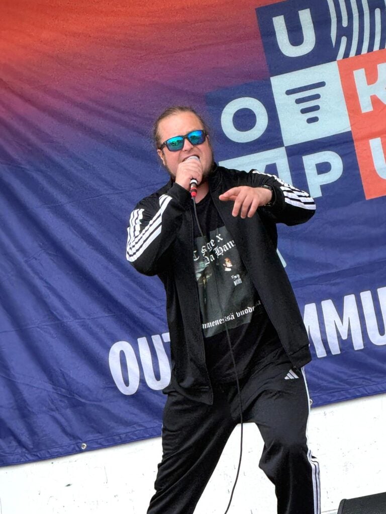 Da Hanski esiintyi päälavalla